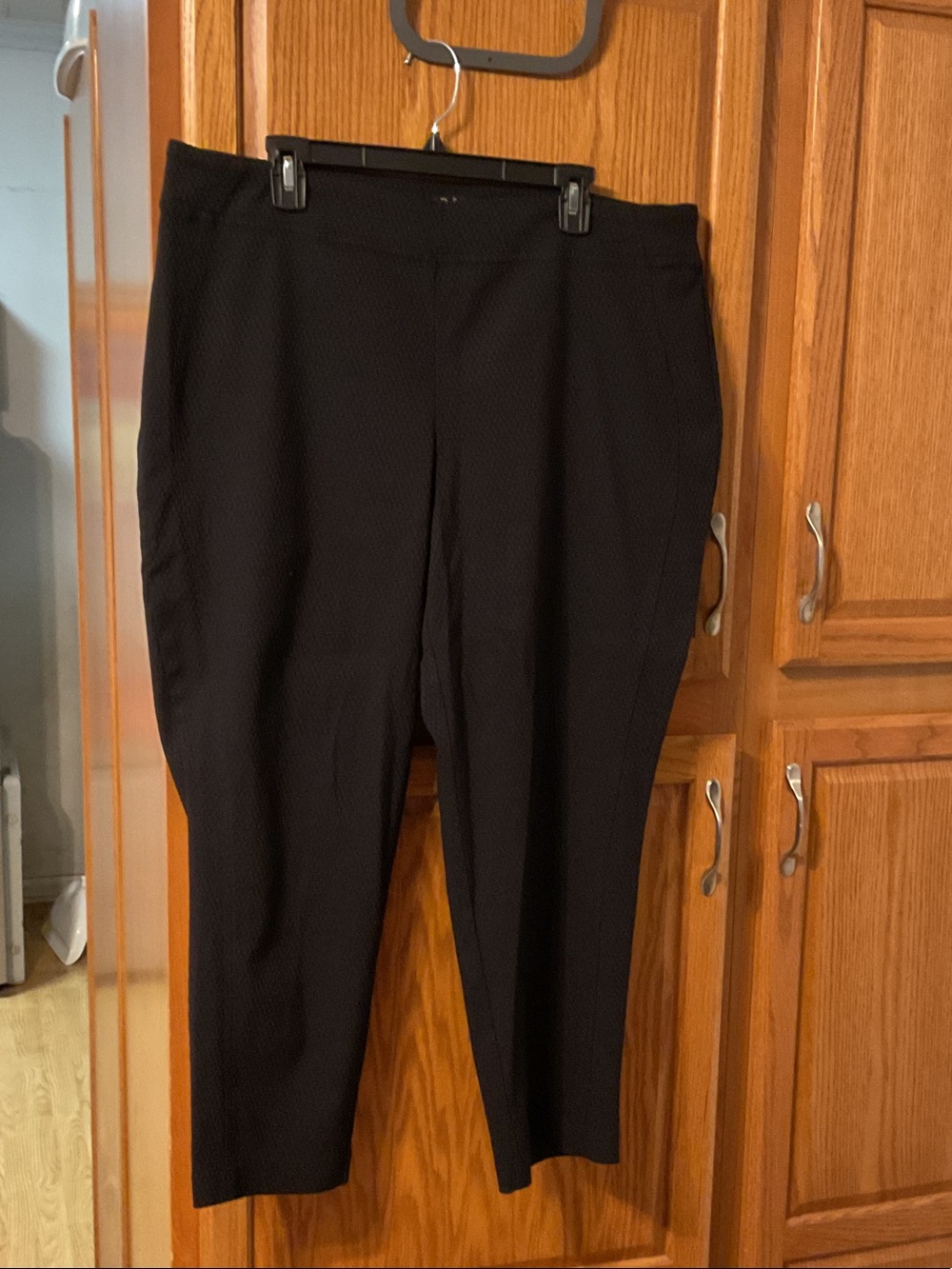 Dalia Black Cropped Ankle Pants size 20